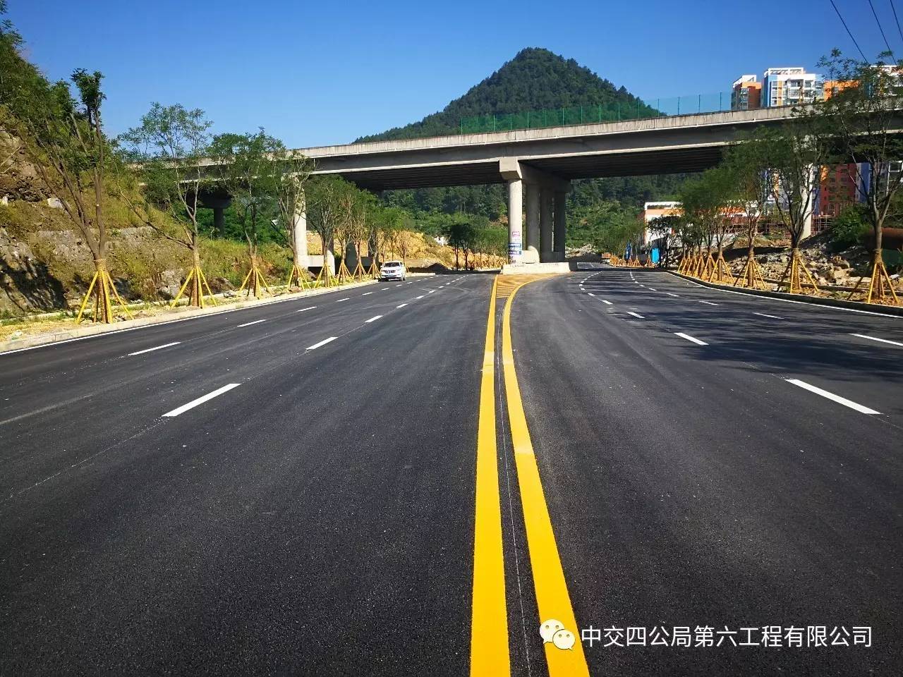遵綏路延長線道路工程交通標線施工全面完成，助力區域交通優化